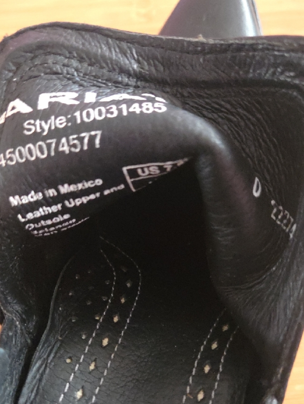 ARIAT Dixon Black Leather Snip Toe Ankle Booties - Picture 8 of 9